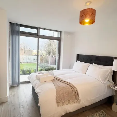 C1, Luxury 2 Bedroom Flat In Wembley Londres Exterior foto