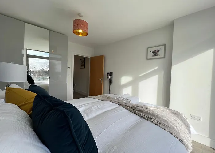 C1, Luxury 2 Bedroom Flat In Wembley