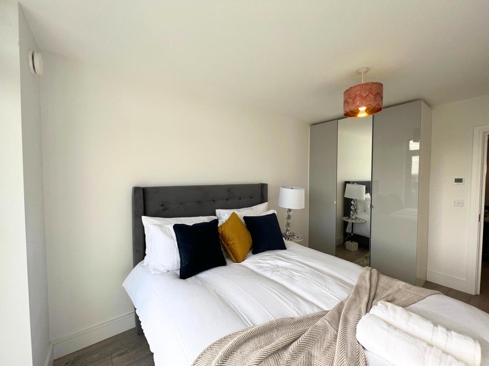 C1, Luxury 2 Bedroom Flat In Wembley * Лондон
