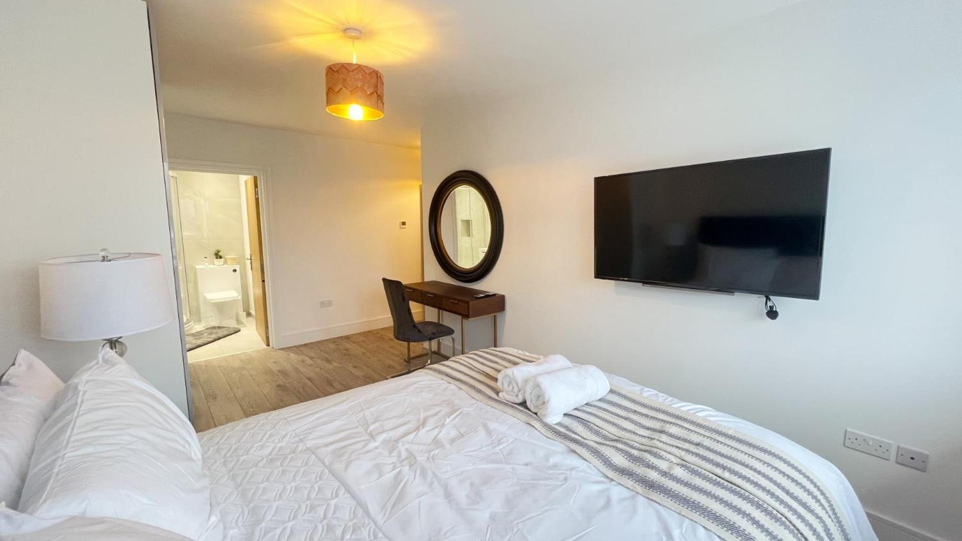 C1, Luxury 2 Bedroom Flat In Wembley * Лондон